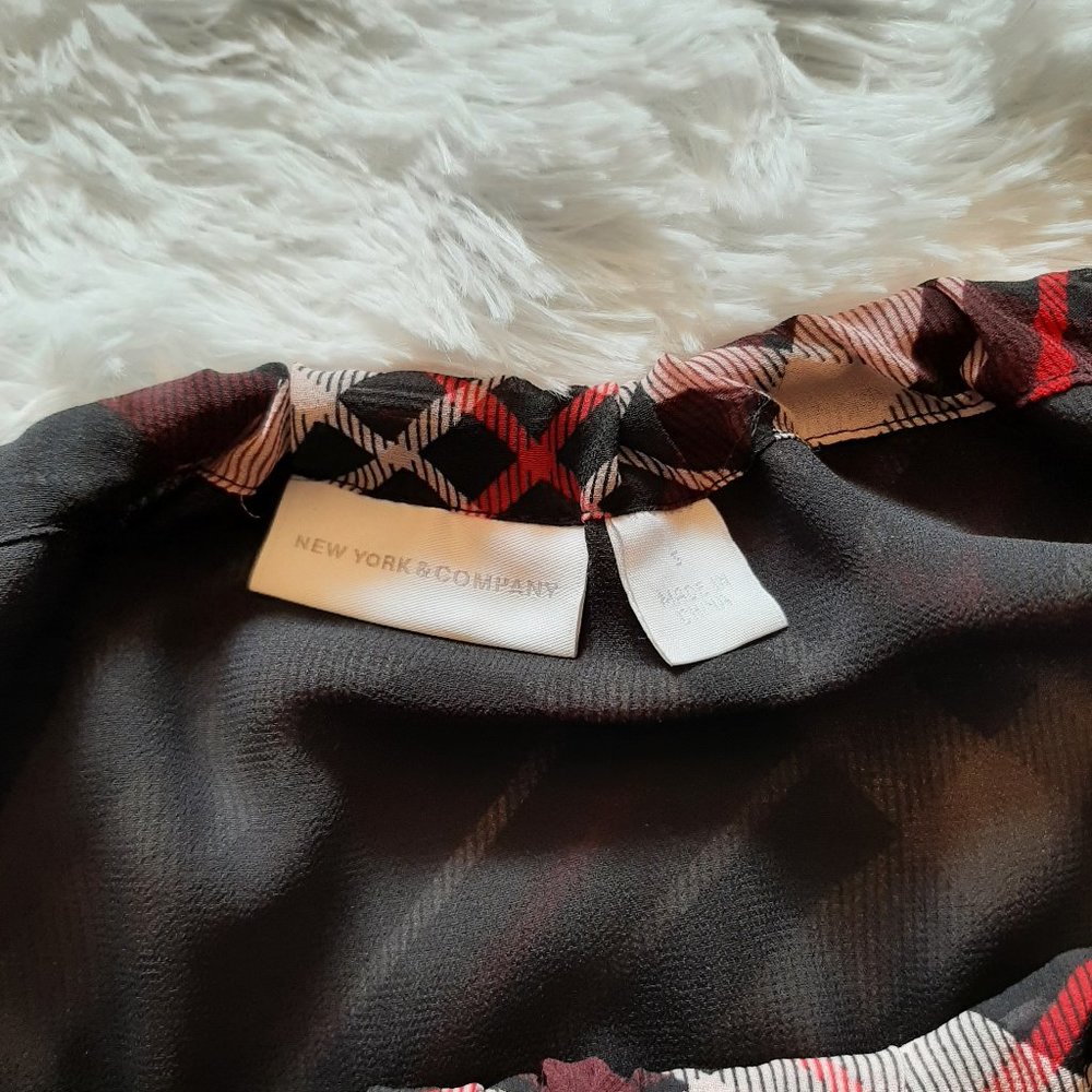 New York & Company Plaid Top (Size Small) - Picture 5 of 7